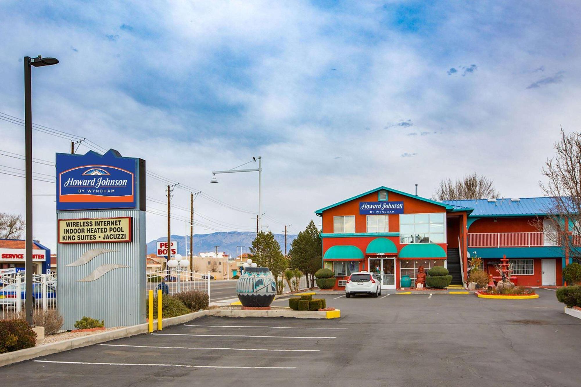 Sandia Peak Inn Old Town Abq, A Howard Johnson By Wyndham 阿尔伯克基 外观 照片