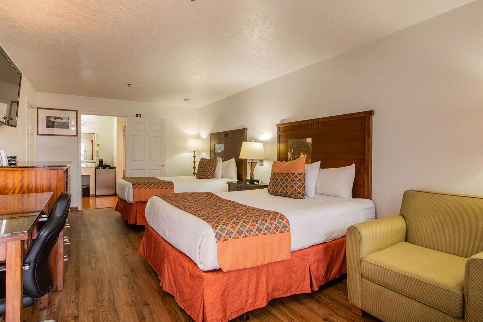 Sandia Peak Inn Old Town Abq, A Howard Johnson By Wyndham 阿尔伯克基 外观 照片