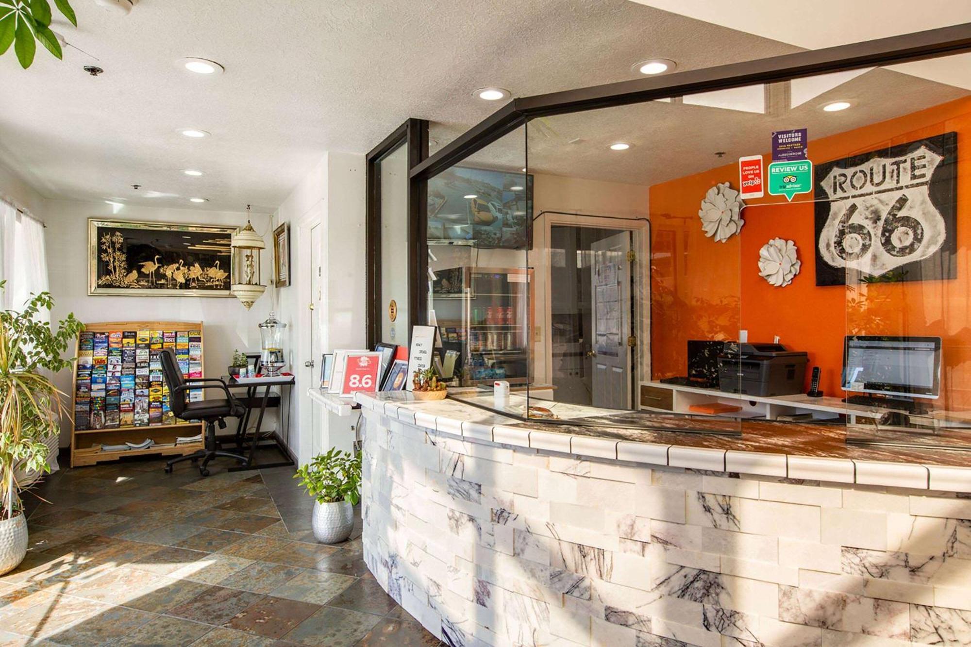 Sandia Peak Inn Old Town Abq, A Howard Johnson By Wyndham 阿尔伯克基 外观 照片