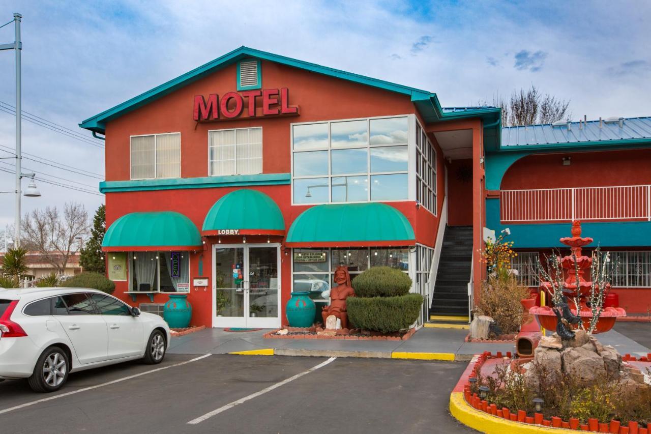 Sandia Peak Inn Old Town Abq, A Howard Johnson By Wyndham 阿尔伯克基 外观 照片