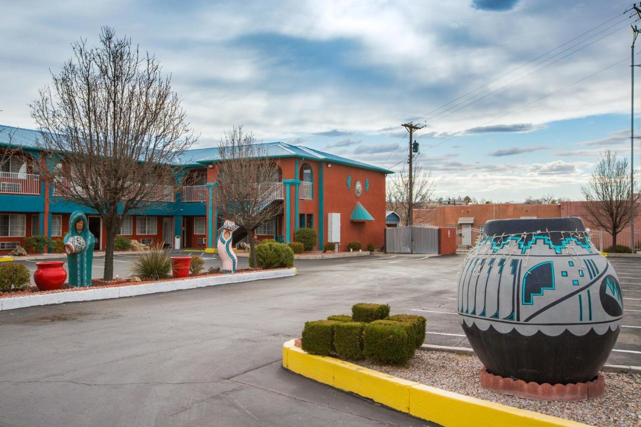 Sandia Peak Inn Old Town Abq, A Howard Johnson By Wyndham 阿尔伯克基 外观 照片